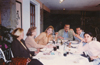 Ren&eacute; Avil&eacute;s Fabila con Helena Paz Garro, Elena Garro, Jacqueline Andere, Jos&eacute; Ma. Fern&aacute;ndez Unsa&iacute;n y Patricia Vega