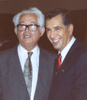 Ren&eacute; Avil&eacute;s Fabila con el poeta Al&iacute; Chumacero
