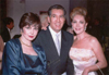 Ren&eacute; Avil&eacute;s Fabila con Martha Chapa y Jacqueline Andere