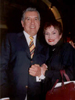 Ren&eacute; Avil&eacute;s Fabila con la pintora Martha Chapa
