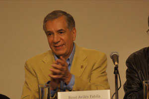 Recibe homenaje por trayectoria Ren� Avil�s Fabila