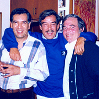 Con los escritores Eugenio Aguirre (centro) y Francisco Prieto (1990)