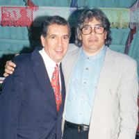 Con el escultor Sebastián en el homenaje por sus 25 años como escritor
